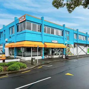 Point Break Backpackers Hostel